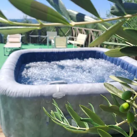 בית נופש Le Corniole Mit Pool- Jacuzzi Und Grill By Interhome